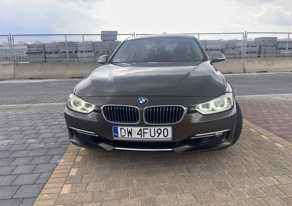 BMW Seria 3 cena 38000 przebieg: 254000, rok produkcji 2012 z Siechnice małe 106